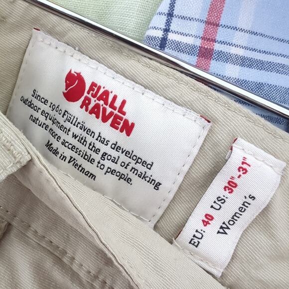 Fjallraven Womens Utility Cargo Karla MT Shorts Tan 30-31" Hiking Waling Outdoor - Picture 3 of 6